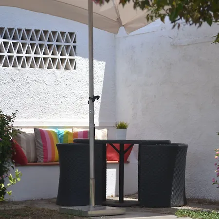 Petunia - Guest House-2
